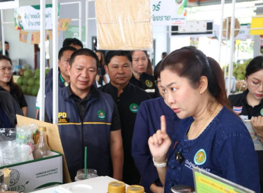 “รมช.เกษตร” ปักหมุดตลาดเกษตรกรเชียงราย หนุนบริโภคผลไม้ไทย ... พารามิเตอร์รูปภาพ 55